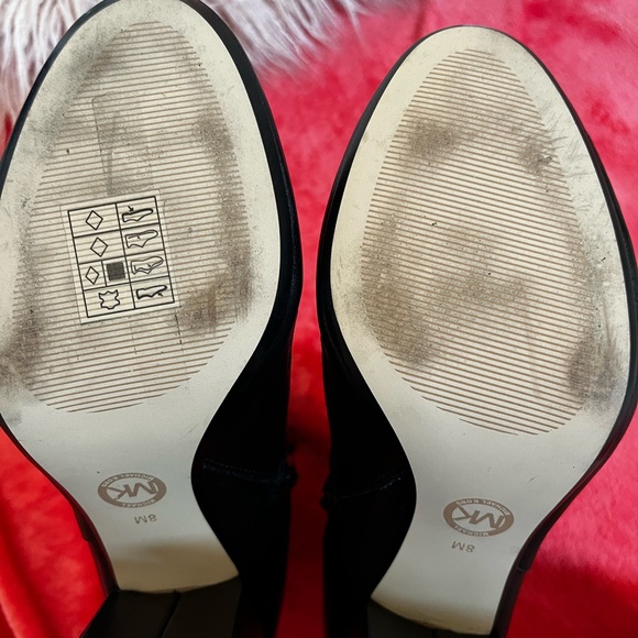 Michael Kors Black Embroidered Leather Claire Booty Size 8 - Picture 8 of 9